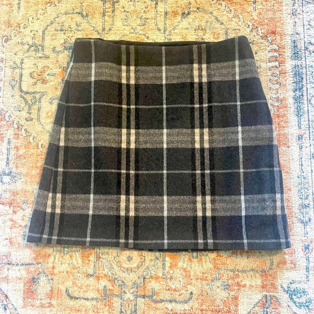 NWOT Loft Plaid Black and Gray Women's Skirt